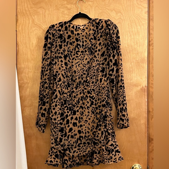 ASTR The Label Nikita Leopard Dress M NWT - Picture 3 of 6